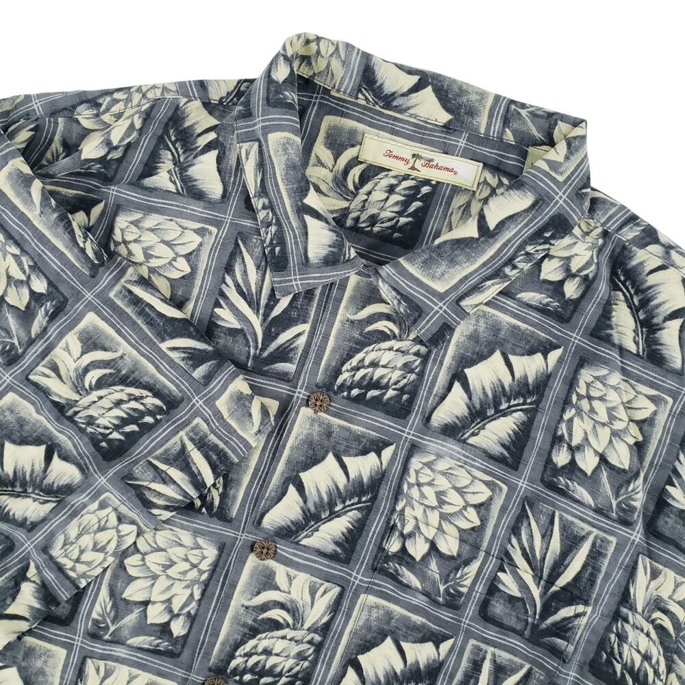 Tommy Bahama Shirt Men XL Hawaiian Silk Beach Short Sleeve Pineapples Floral EUC